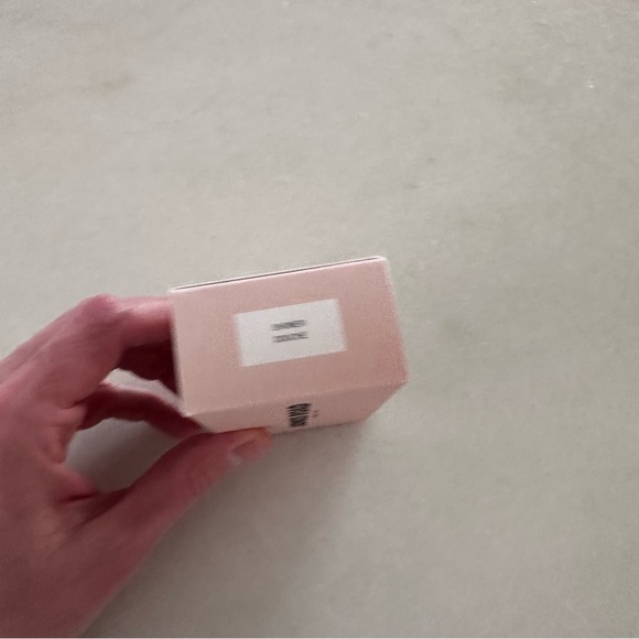 Jones Road Shower perfume - Picture 3 of 4